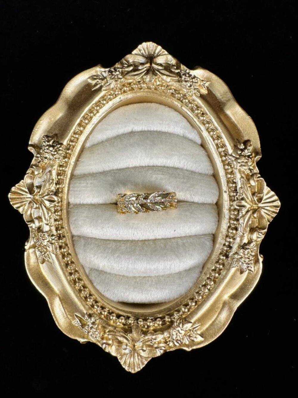 Ann Taylor Pave Leaf Open Ring Gold Tone Crystal Feather Size 8